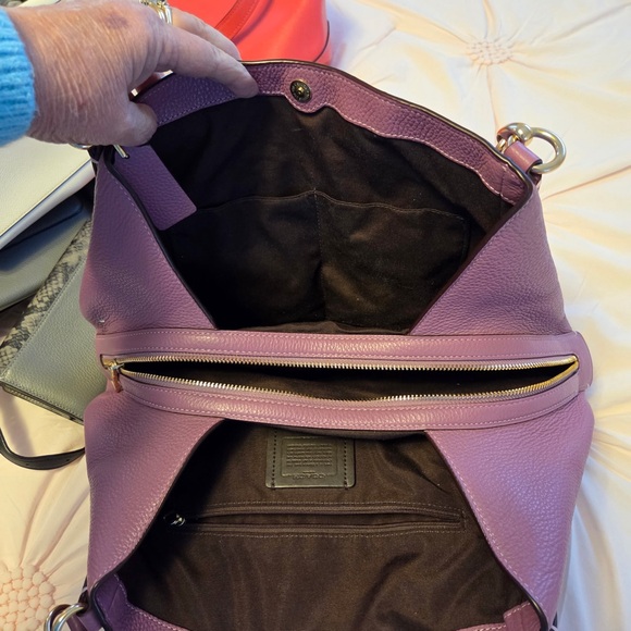 Coach Lilac Leather Shoulder Bag - Picture 3 of 3